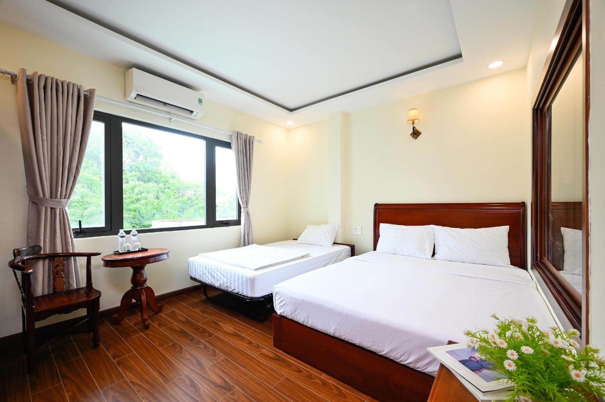 Red Sun Airport Saigon Hotel Ho Chi Minh City Exterior photo