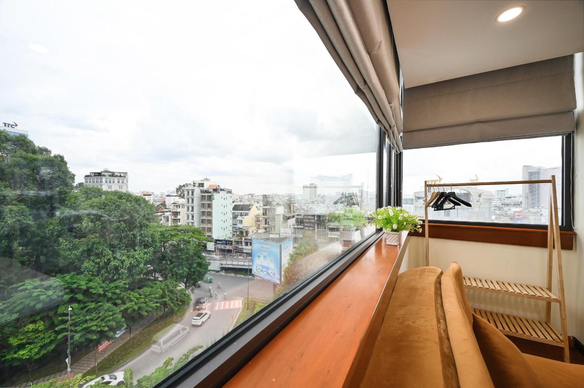 Red Sun Airport Saigon Hotel Ho Chi Minh City Exterior photo